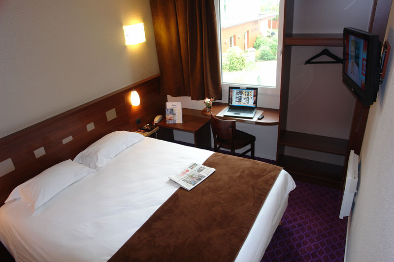Brit Hotel Rennes Le Castel Номер фото