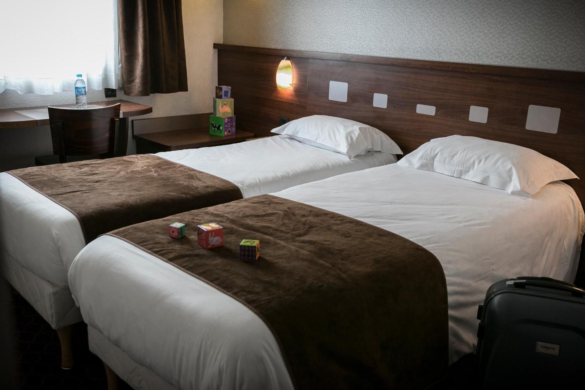 Brit Hotel Rennes Le Castel Экстерьер фото
