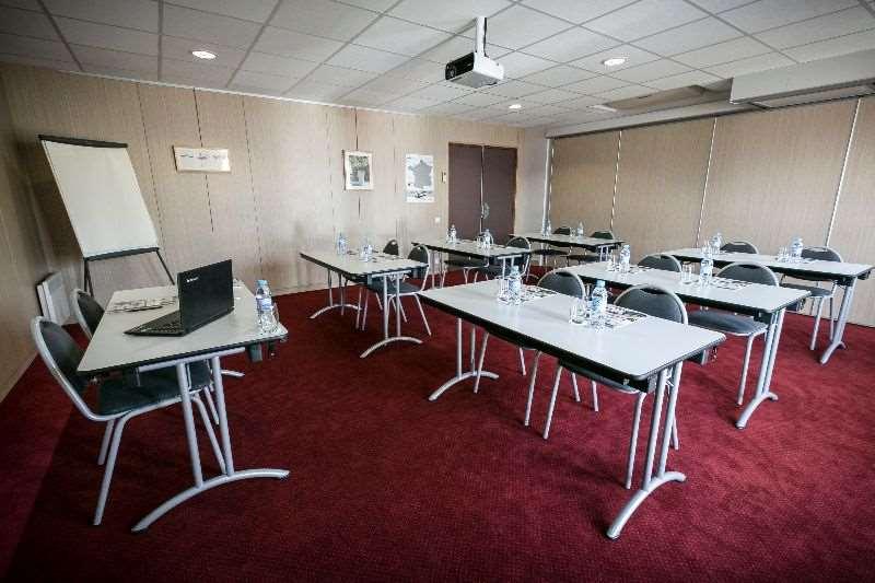 Brit Hotel Rennes Le Castel Удобства фото
