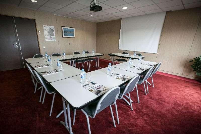 Brit Hotel Rennes Le Castel Удобства фото